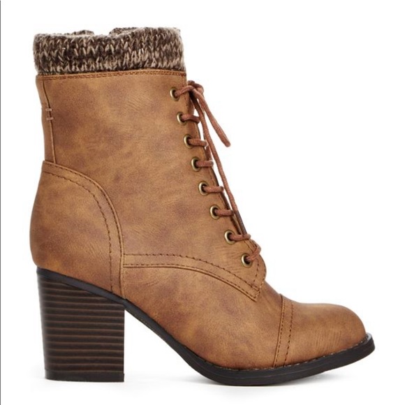 ❌SOLD❌ ❤️ HOST PICK ❤️JustFab Heeled Combat Boots - Picture 2 of 4